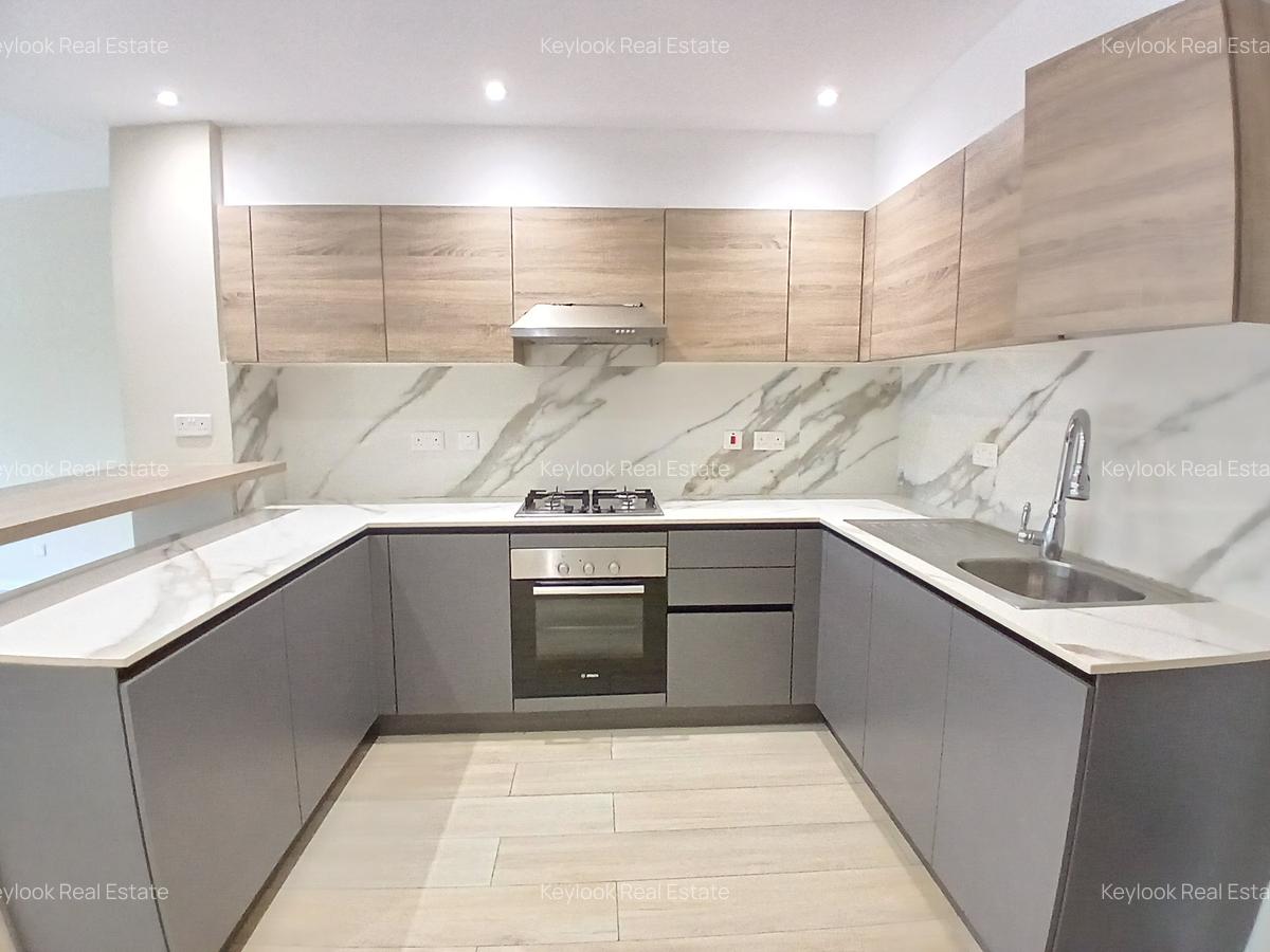 2 Bed Apartment with En Suite at Riverside Drive Gardens - 15