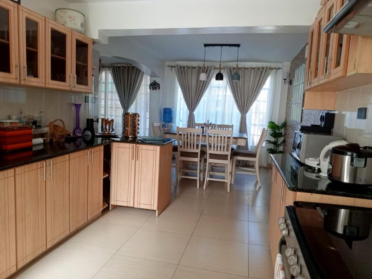 5 Bed Villa with En Suite in Lavington - 5