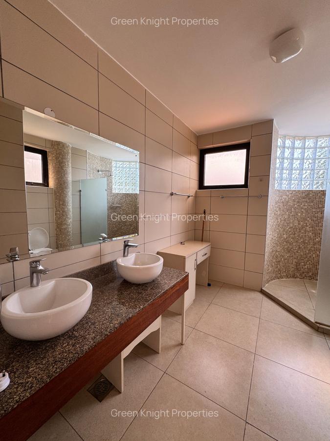 Serviced 3 Bed Apartment with En Suite in Riverside - 13