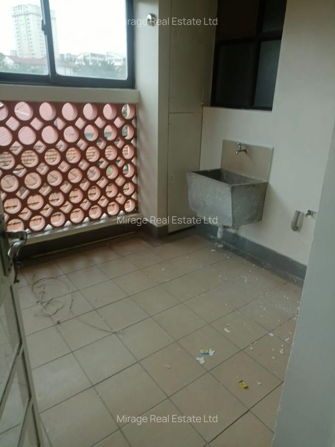 3 Bed Apartment with En Suite in Kilimani - 6