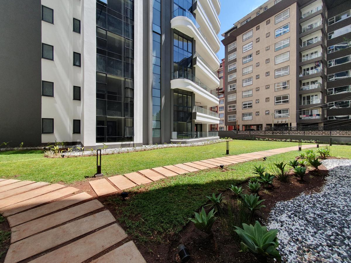 5 Bed Apartment with En Suite in General Mathenge - 17