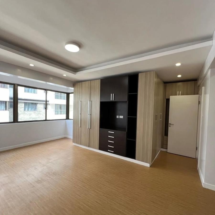 4 Bed Apartment with En Suite at Hatheru Road - 7