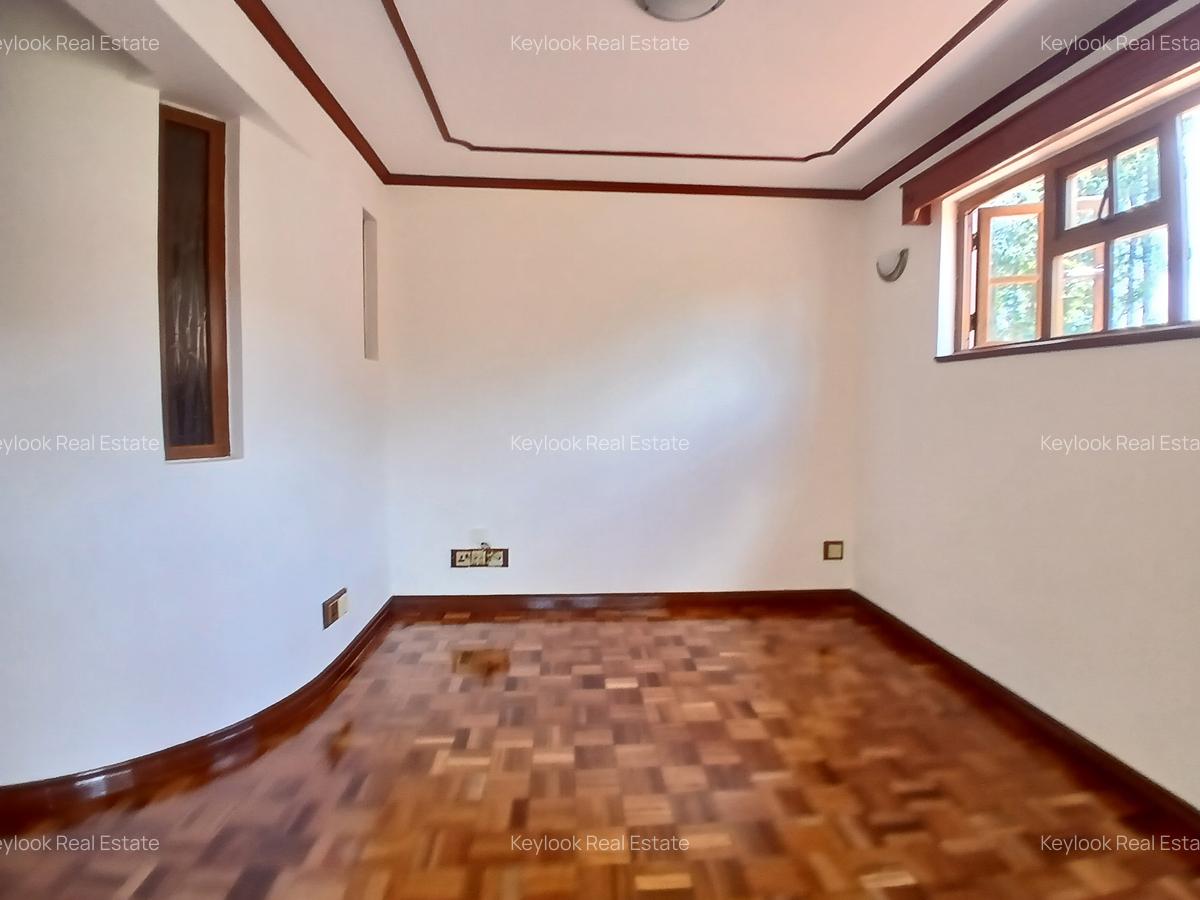 4 Bed Townhouse with En Suite at Lavington Green - 9