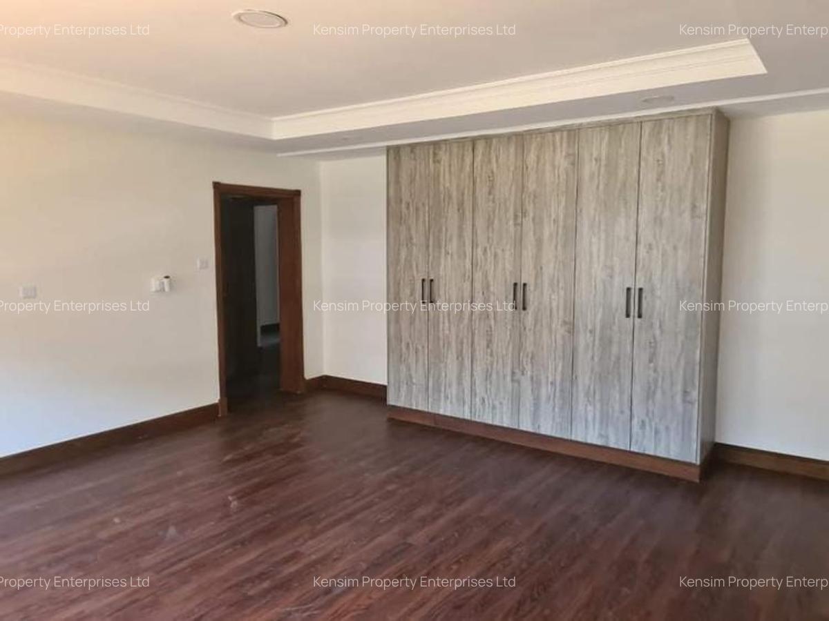 5 Bed Townhouse with En Suite in Spring Valley - 15