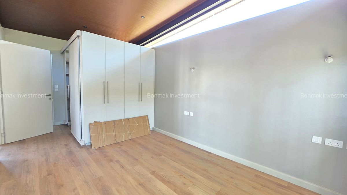 4 Bed Townhouse with En Suite at New Runda. - 14