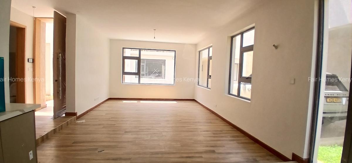 6 Bed Townhouse with En Suite at Lavington Green - 3