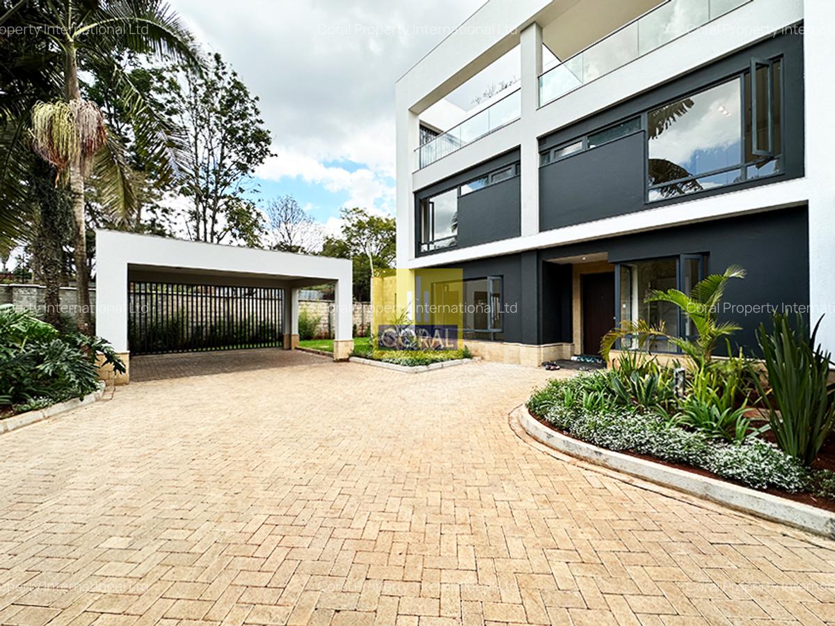 5 Bed Villa with En Suite in Kyuna - 16