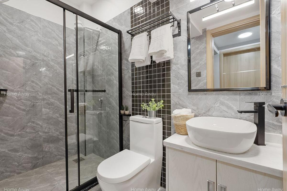 Serviced 1 Bed Apartment with Swimming Pool in Kilimani - 4