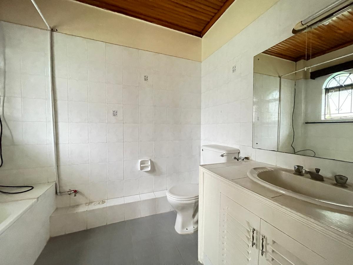 4 Bed Townhouse with En Suite in Westlands Area - 6