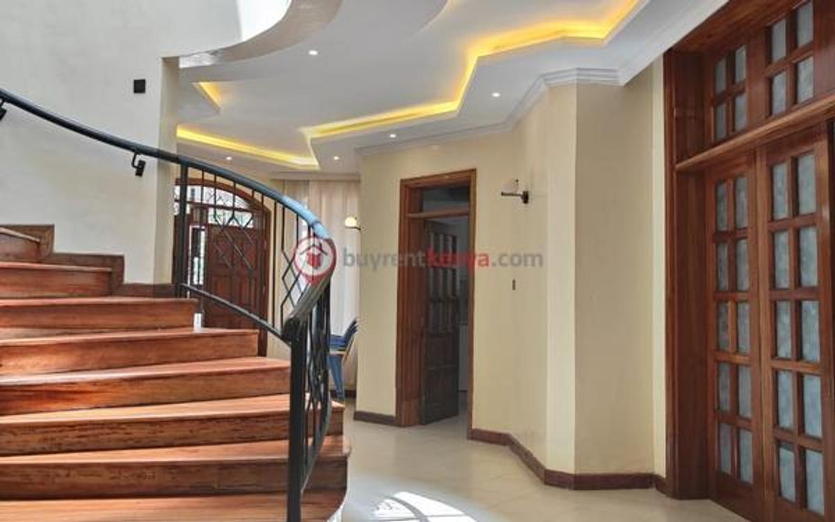 6 Bed Townhouse with En Suite at Lavington - 9