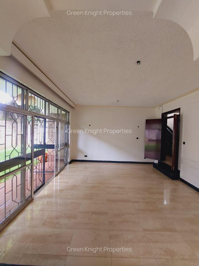 Serviced 5 Bed Apartment with En Suite in Riverside - 15