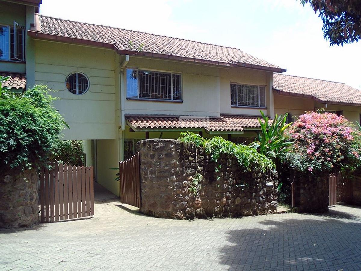 4 Bed Townhouse with En Suite in Riverside