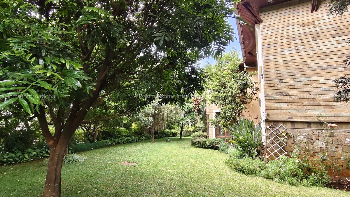 5 Bed Townhouse with En Suite in Runda - 18