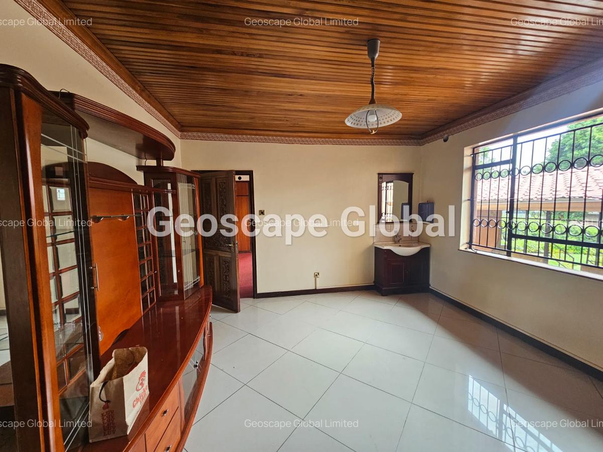 4 Bed House with En Suite in Runda - 9