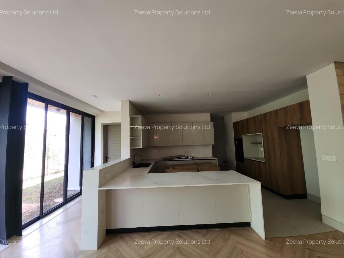 5 Bed Villa with En Suite in Westlands Area - 4