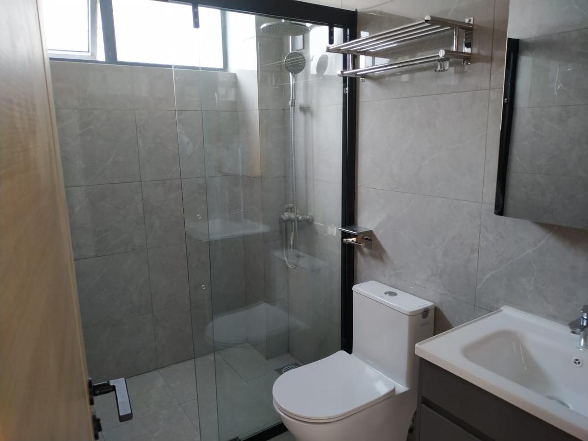2 Bed Apartment with En Suite in Lavington - 11