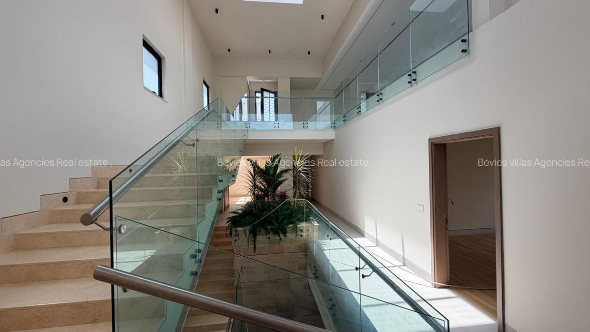 5 Bed Villa with En Suite at Kyuna - 14