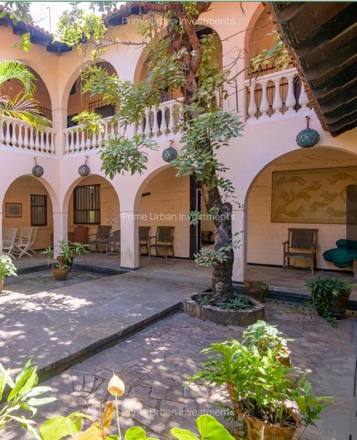 4 Bed House with En Suite in Nyali Area - 2