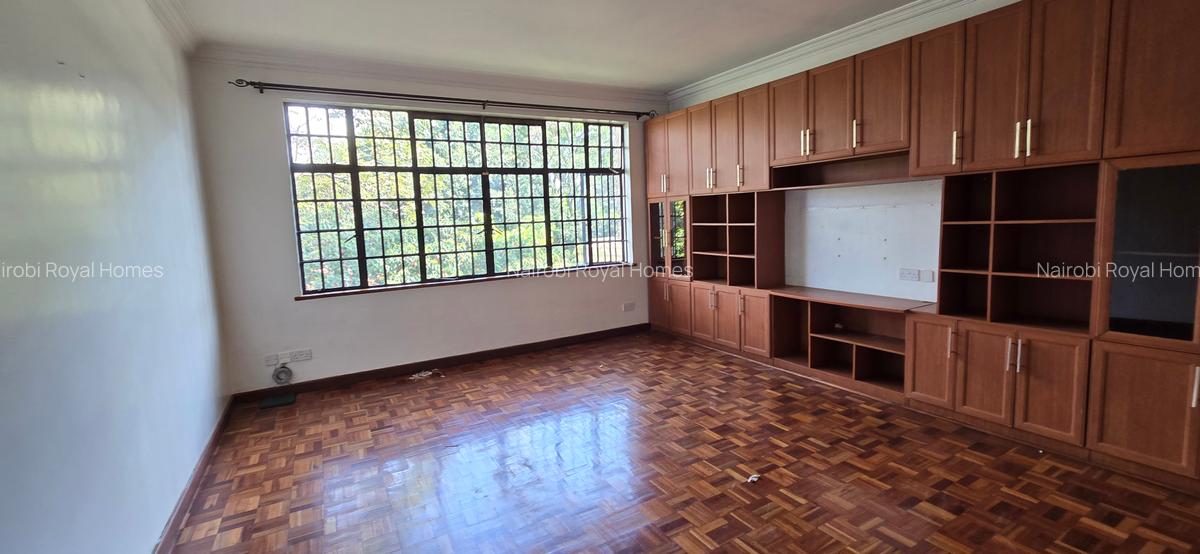 4 Bed Townhouse with En Suite at Lavington Green - 17