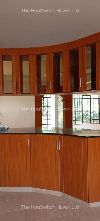 5 Bed Townhouse with En Suite at Convent Drive - 8