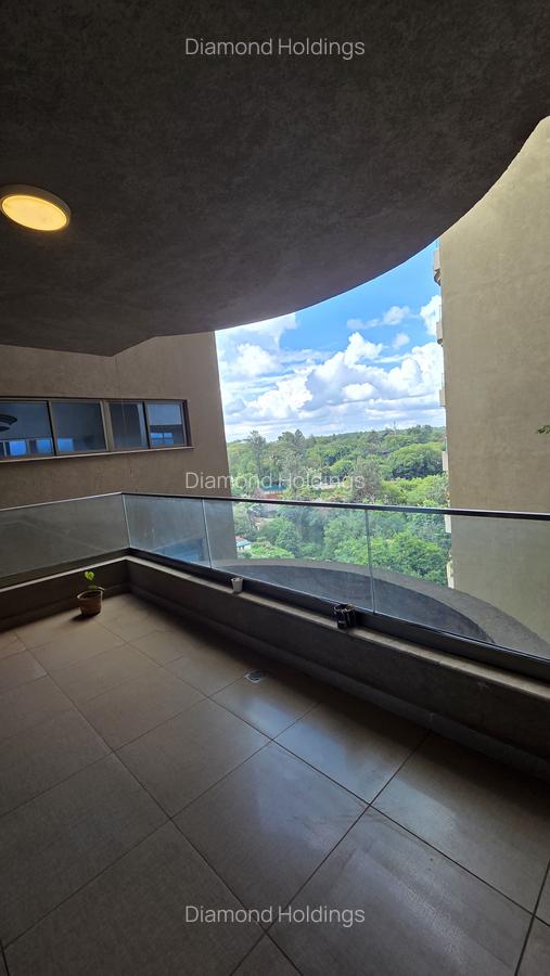 3 Bed Apartment with En Suite at Parklands - 2