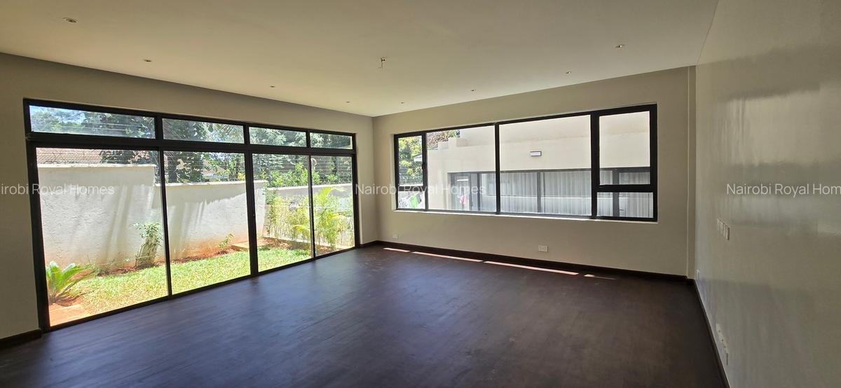 5 Bed Townhouse with En Suite at Lavington - 9