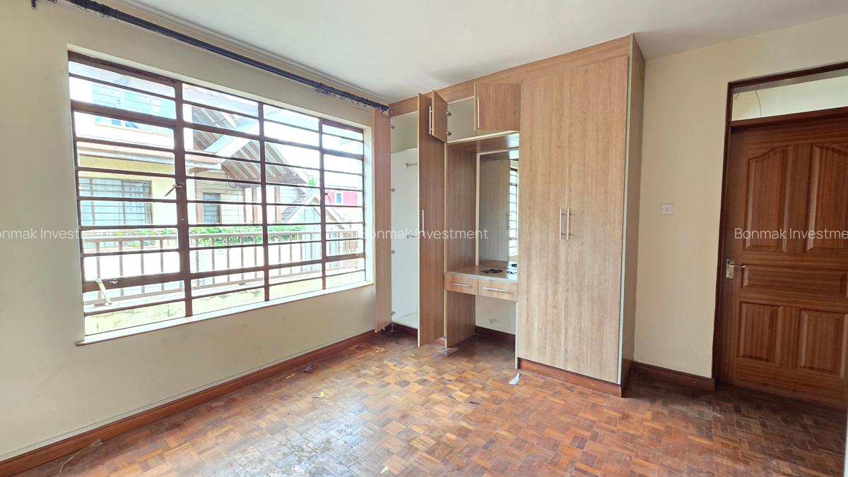 4 Bed Townhouse with En Suite at Lavington Green - 11
