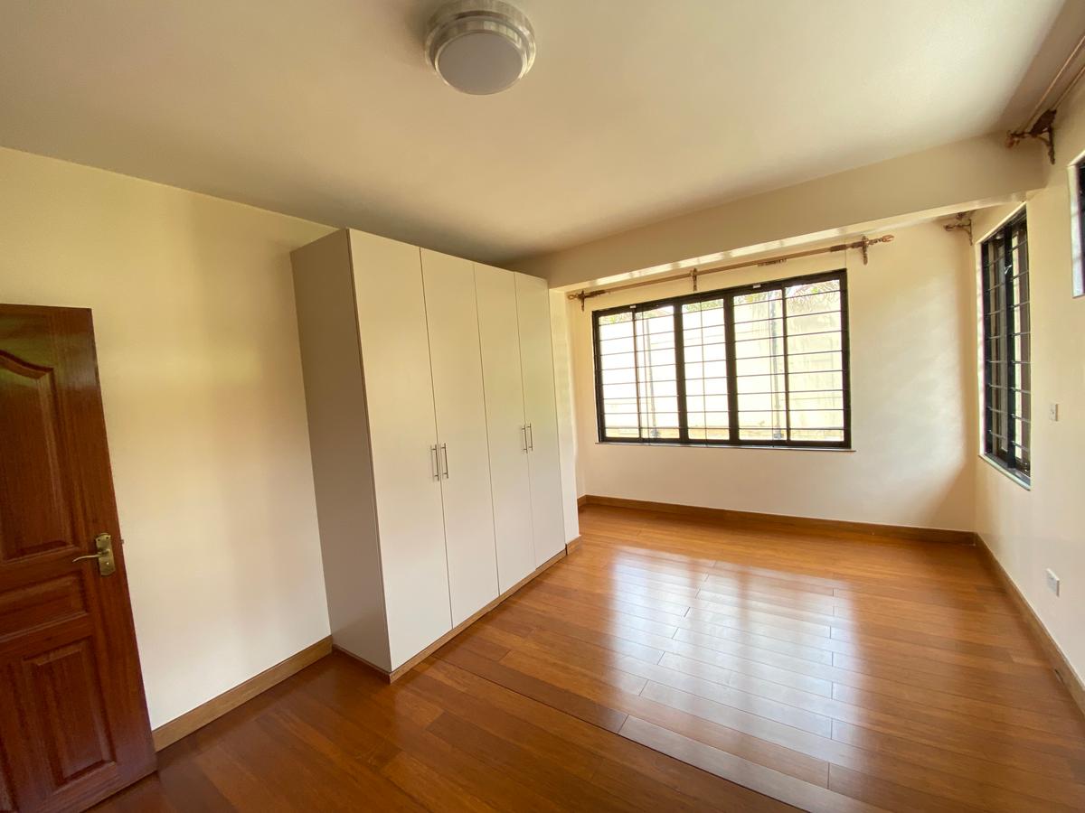 5 Bed Townhouse with En Suite in Lavington - 9