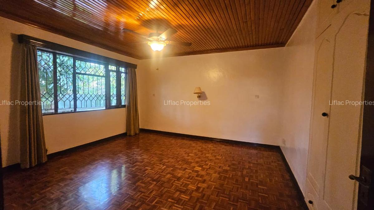 5 Bed House with En Suite in Runda - 13