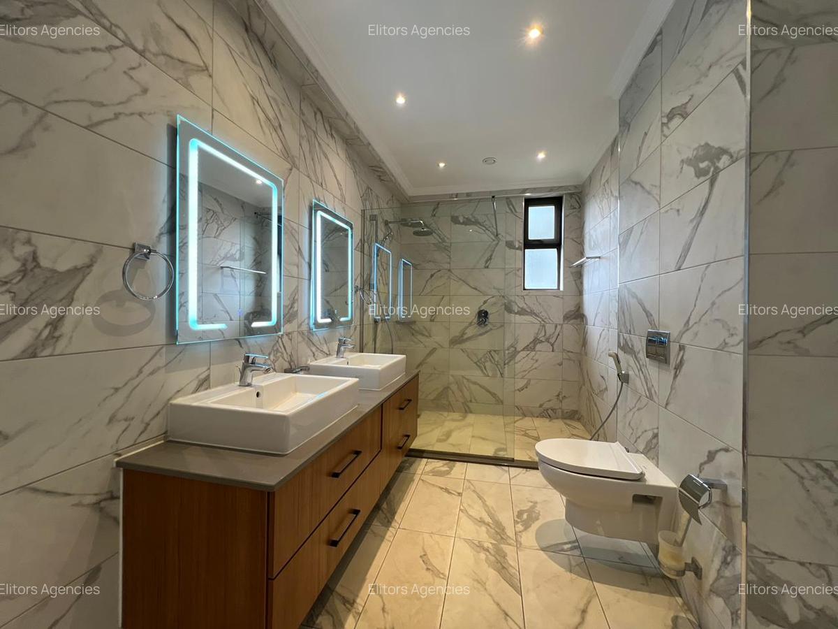 3 Bed Apartment with En Suite at Raphta Road - 15