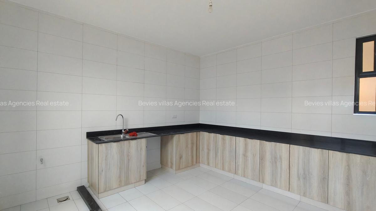 4 Bed Apartment with En Suite at Parklands - 18