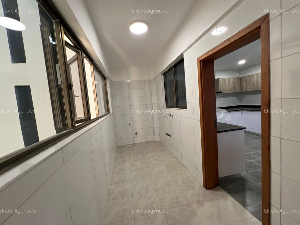 4 Bed Apartment with En Suite at Othaya Road - 10