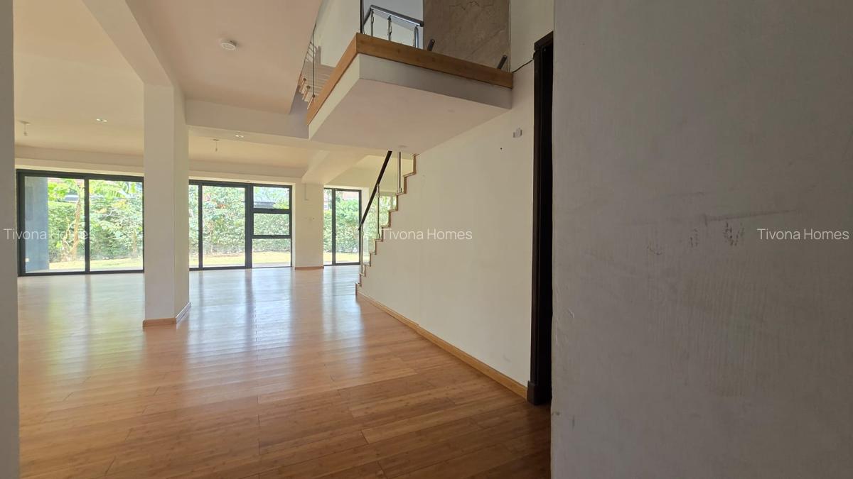 4 Bed House with En Suite in Garden Estate - 11