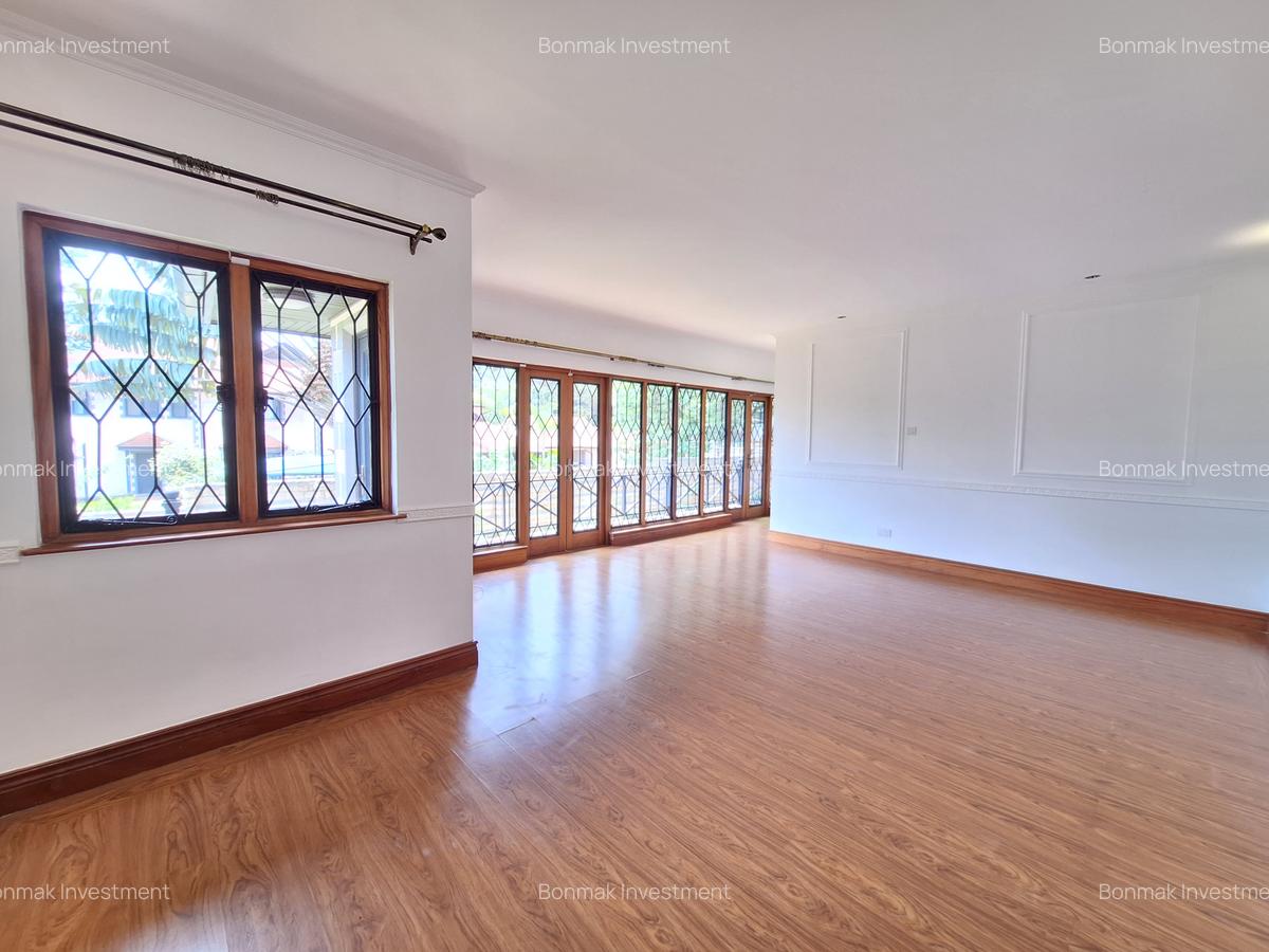 5 Bed Villa with En Suite at Un Avenue - 10