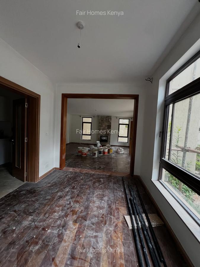 5 Bed Townhouse with En Suite at Lavington Green - 7