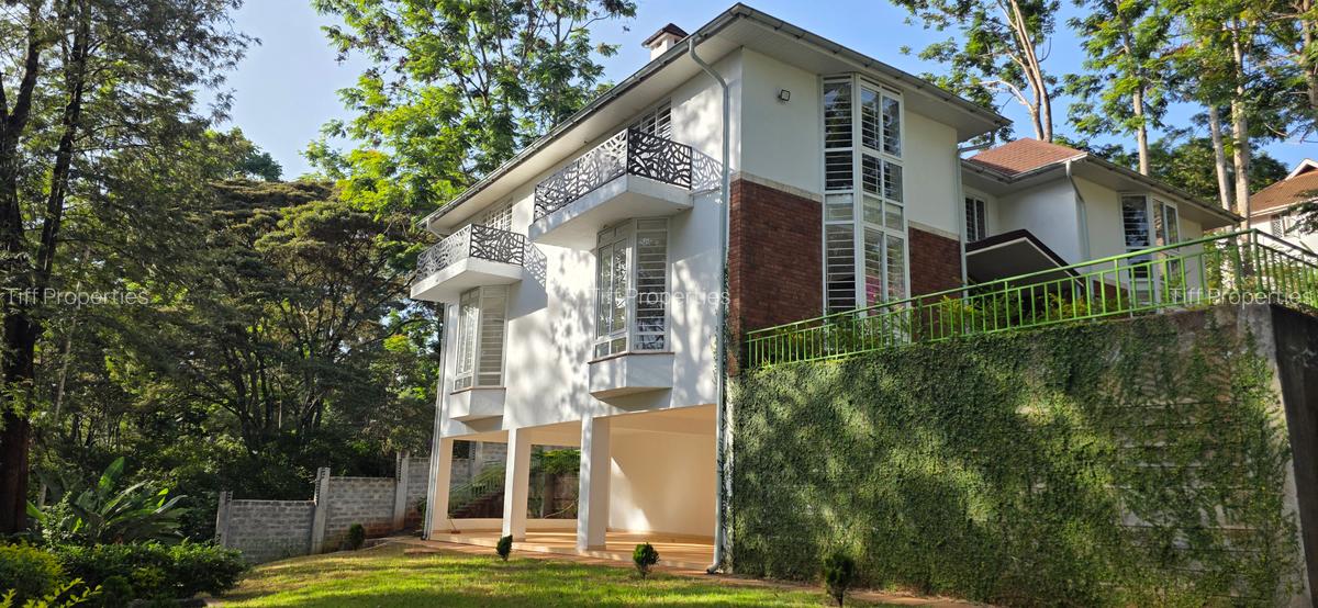 6 Bed Townhouse in Rosslyn - 1