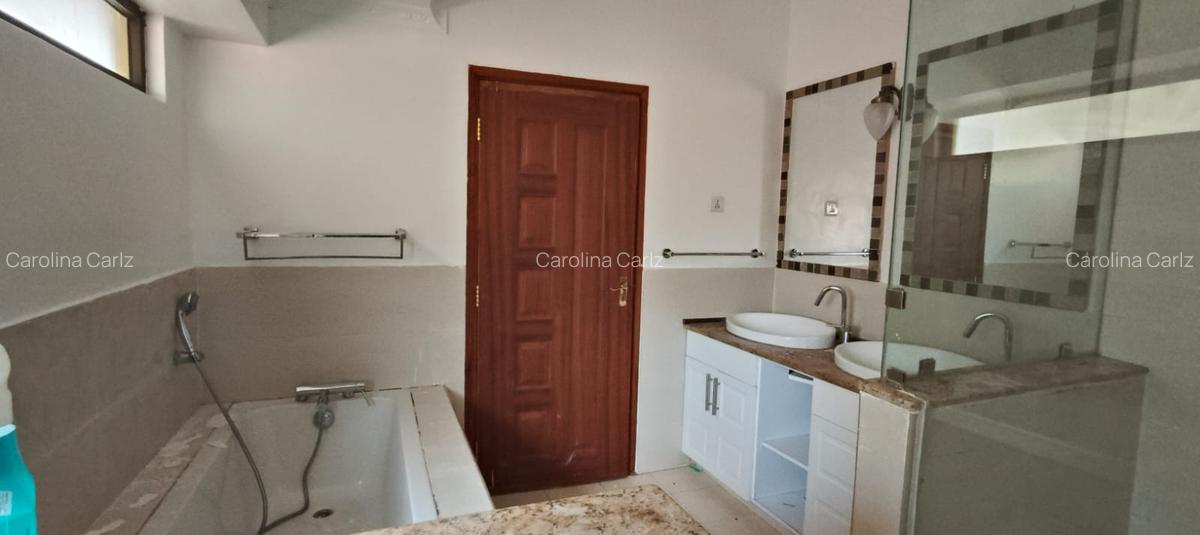 3 Bed Townhouse with En Suite at Nyari - 17