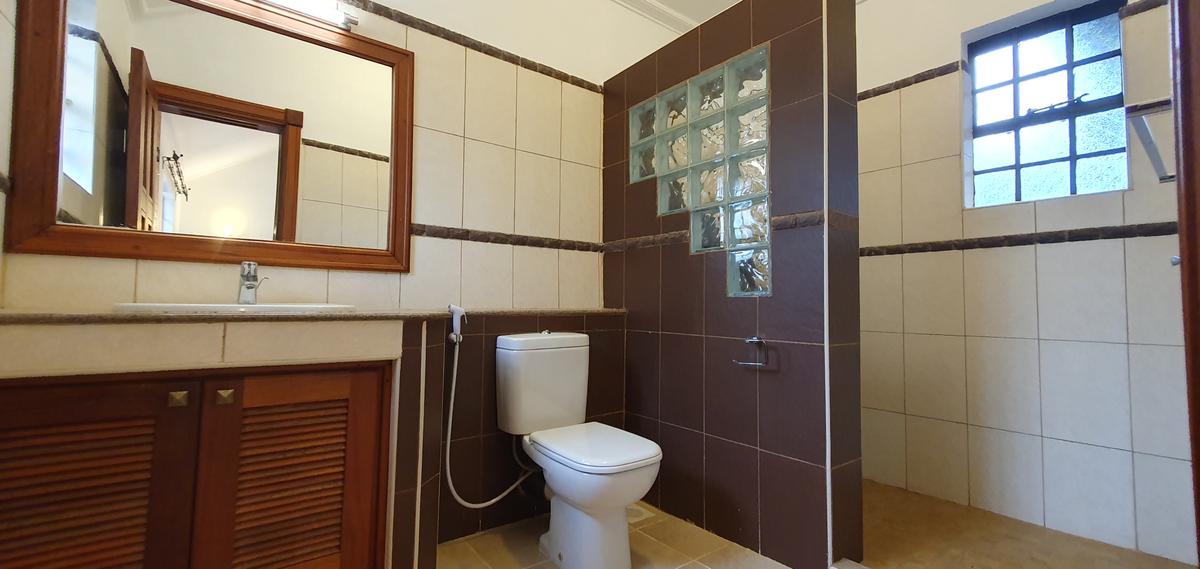 4 Bed House with En Suite at Peponi Rd - 13