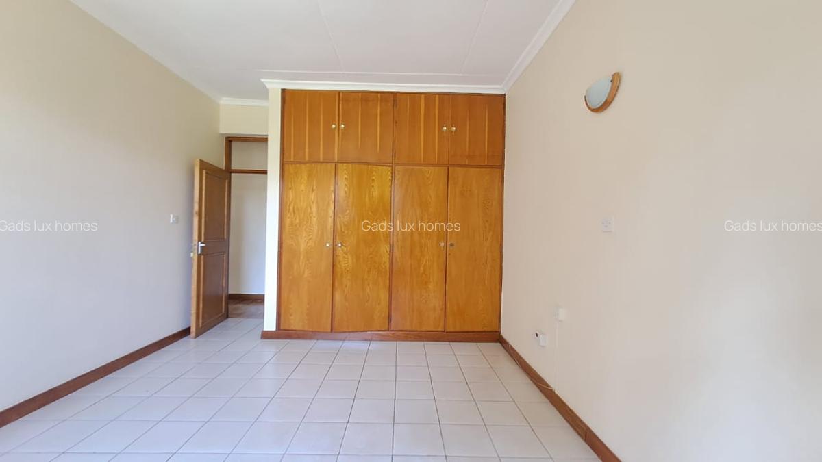 4 Bed Townhouse with En Suite at Spring Valley - 9