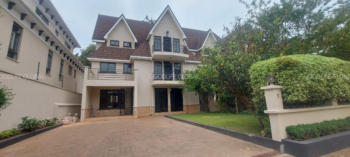 5 Bed Villa with En Suite at Lavington - 8