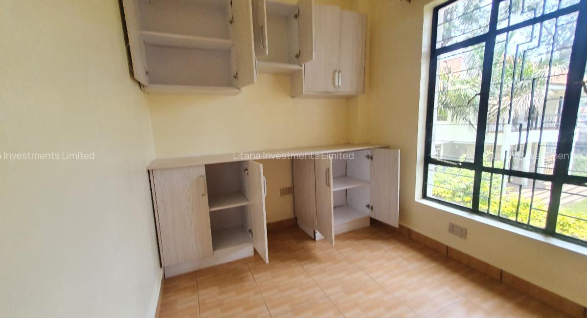 4 Bed House with En Suite at Old Runda - 8