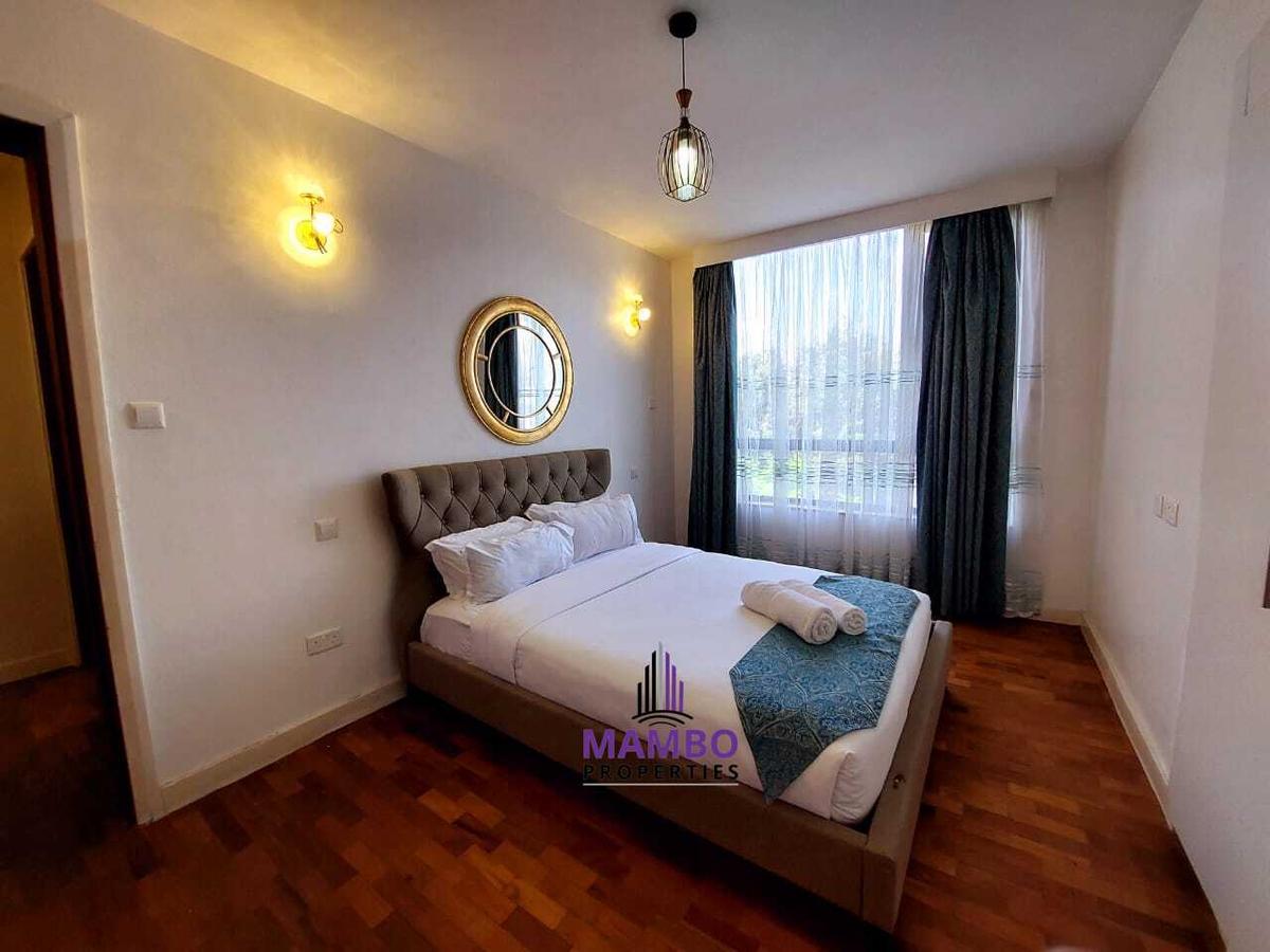 Serviced 2 Bed Apartment with En Suite at Dennis Pritt - 7