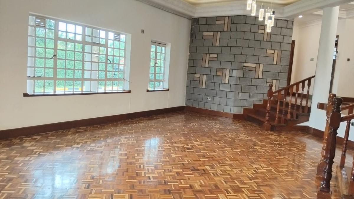 5 Bed House with En Suite in Runda - 4