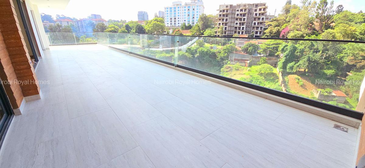 3 Bed Apartment with En Suite at Riverside Drive - 6