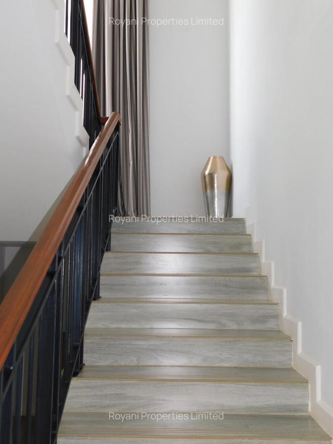 4 Bed Townhouse with En Suite at Five Star Paradise - 10