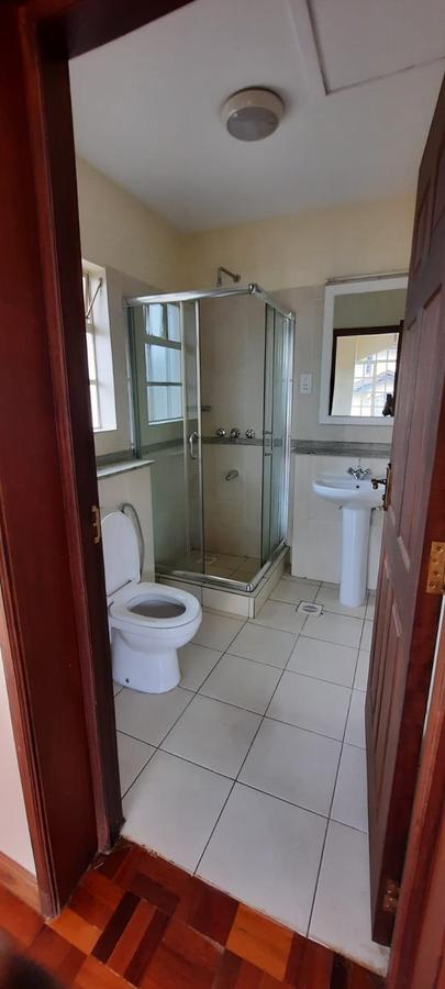 5 Bed Townhouse with En Suite in Lavington - 13