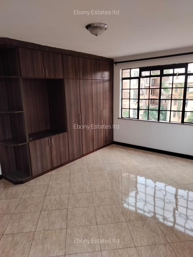4 Bed Apartment with En Suite in Upper Hill - 11