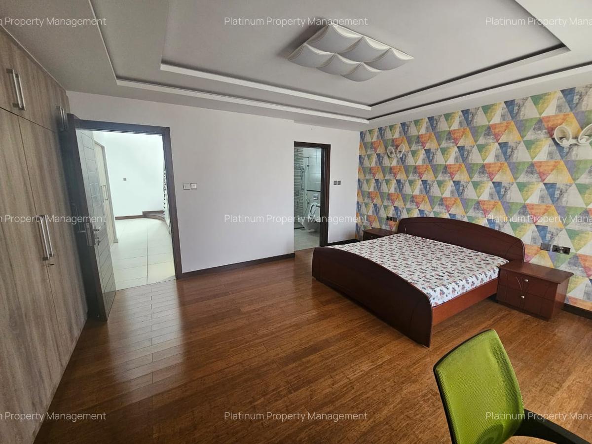 4 Bed Apartment with En Suite in Parklands - 17