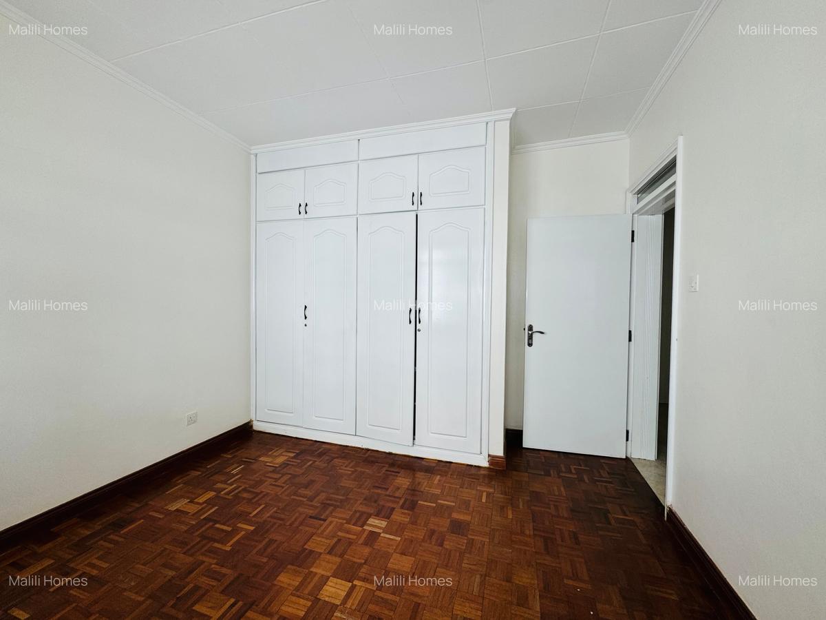 4 Bed Apartment in Riverside - 7