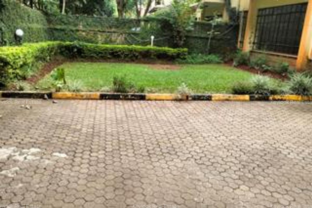 5 Bed Townhouse with En Suite at Lavington Green - 4